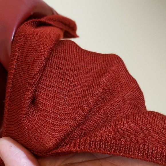 Zaraknit| Burgundy Sleeveless Vegan Leather Top With Acrylic Nylon Blend Back - Picture 3 of 10